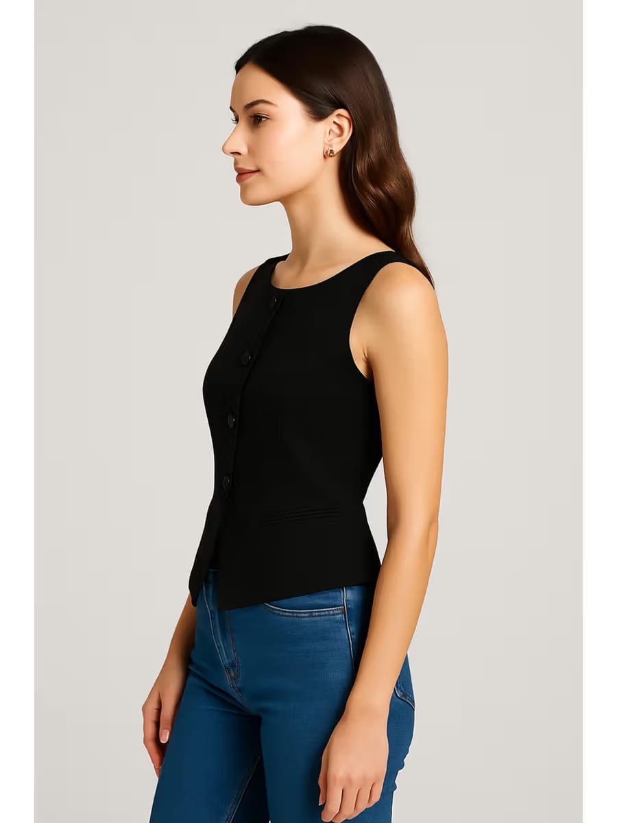Women’s Black Sleeveless Button-Front Fitted Top