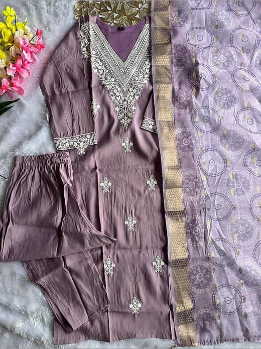 Women's Lavender / Mauve Silk Blend Embroidered V-Neck Kurta with Trousers & Jacquard Printed Dupatta Set