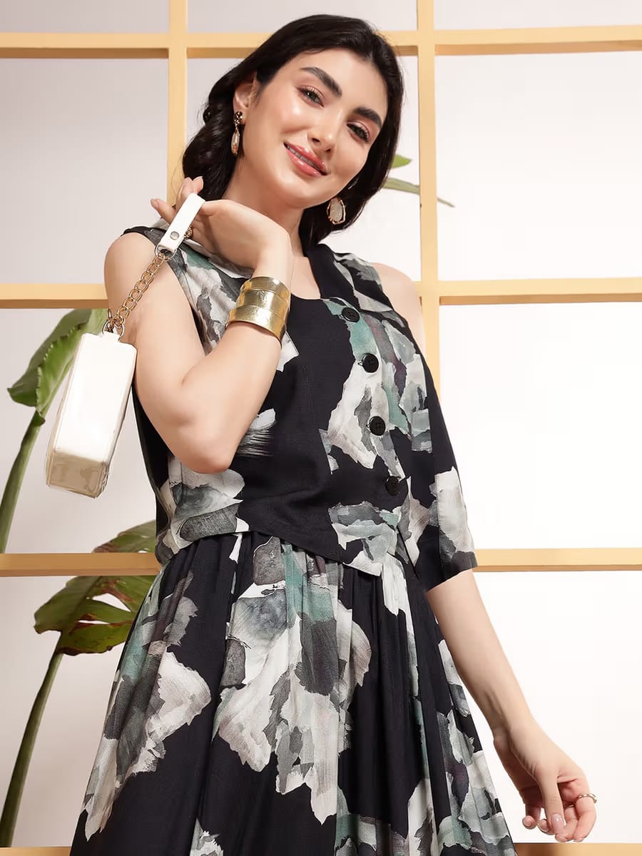 Women’s Black Abstract Printed 2-Piece Co-ord Set – Button-Front Crop Top & Wide-Leg Palazzo Pants