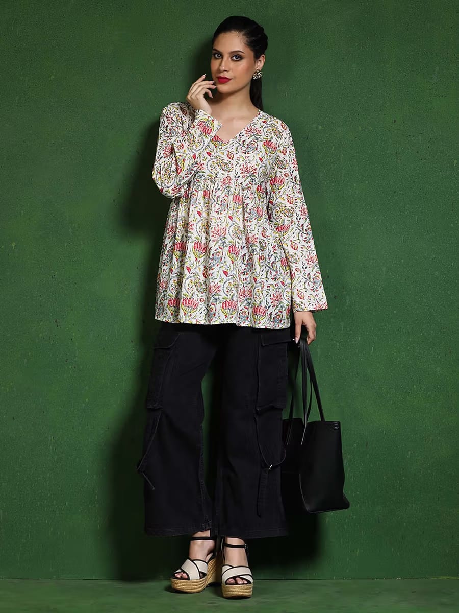 Women Off-White & Pink Floral Printed V-Neck Cotton Flared Tunic Top