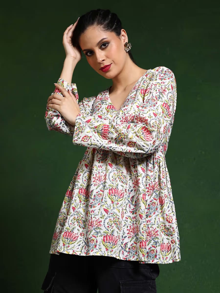 Women Off-White & Pink Floral Printed V-Neck Cotton Flared Tunic Top