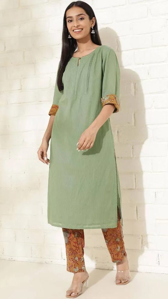 Women’s Mint Green Pintuck Kurta with Kalamkari Printed Pants Set