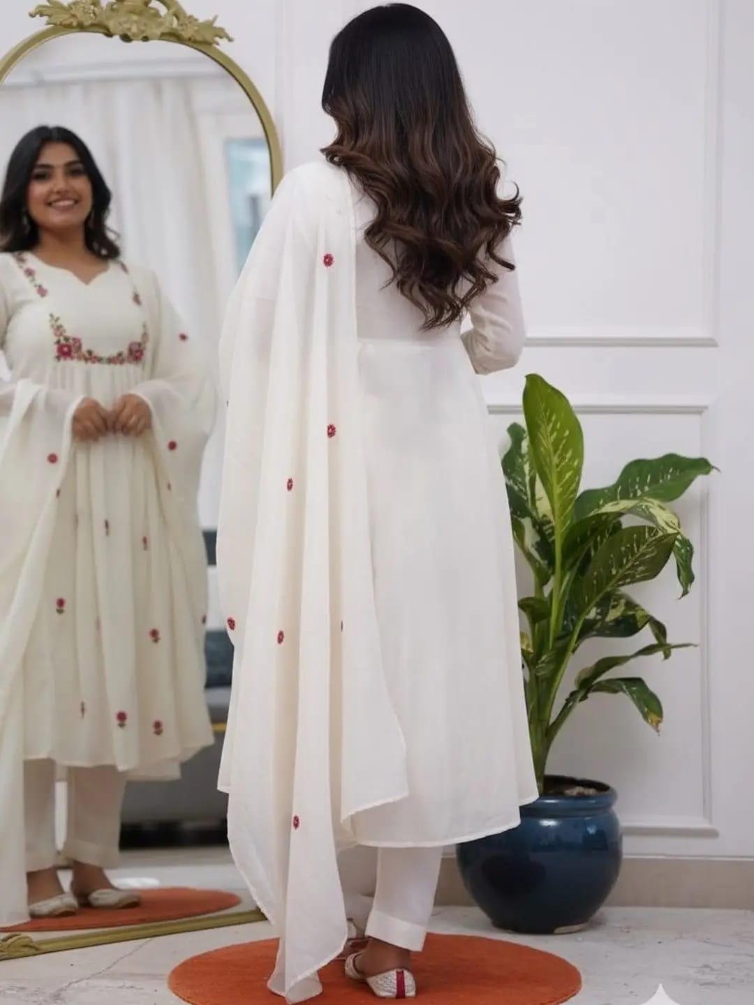 Women’s Off-White Floral Embroidered Cotton Anarkali Suit Set