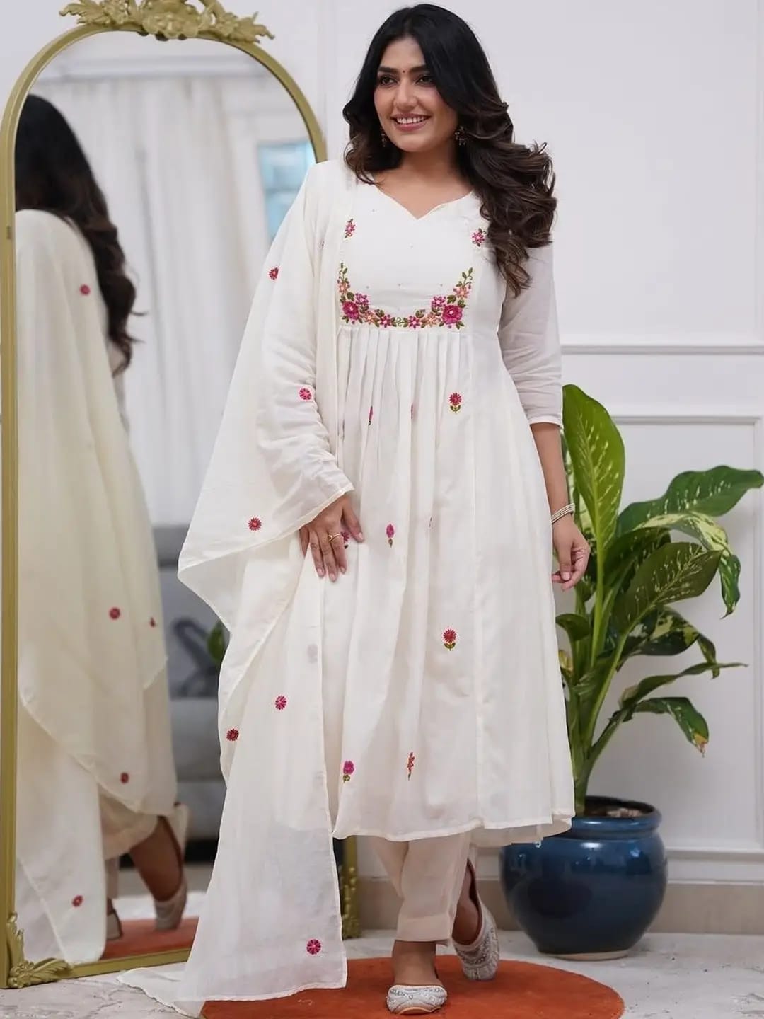 Women’s Off-White Floral Embroidered Cotton Anarkali Suit Set