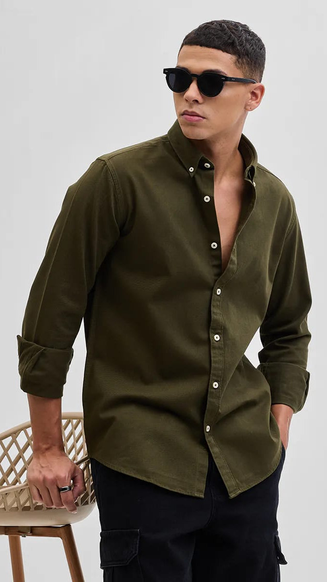 Men’s Olive Green Solid Long Sleeve Cotton Casual Shirt with Button-Down Collar