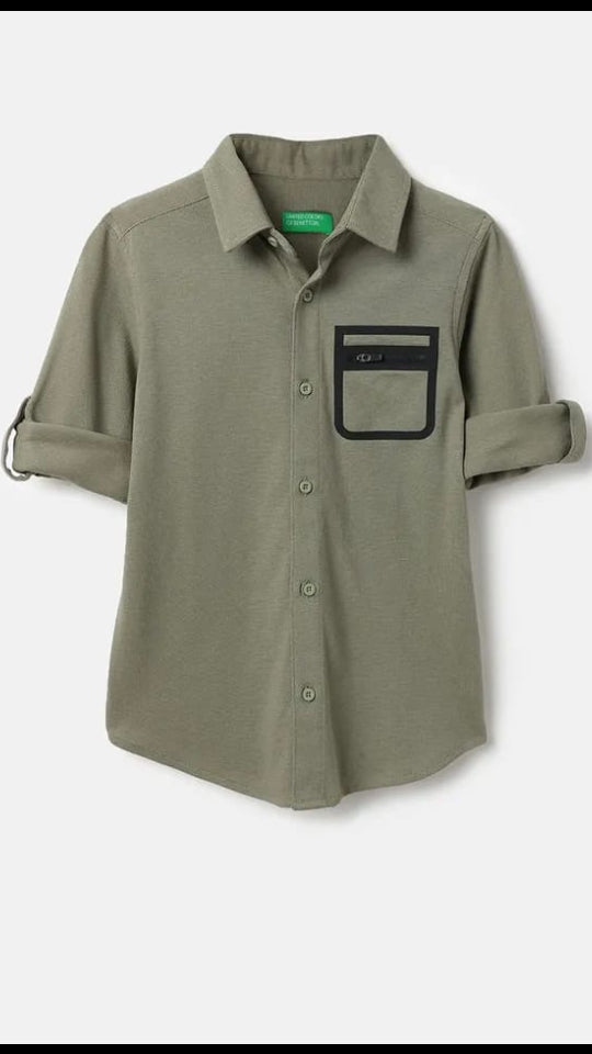 United Colors of Benetton Men’s Olive Green Roll-Up Sleeve Casual Shirt with Contrast Zip Pocket