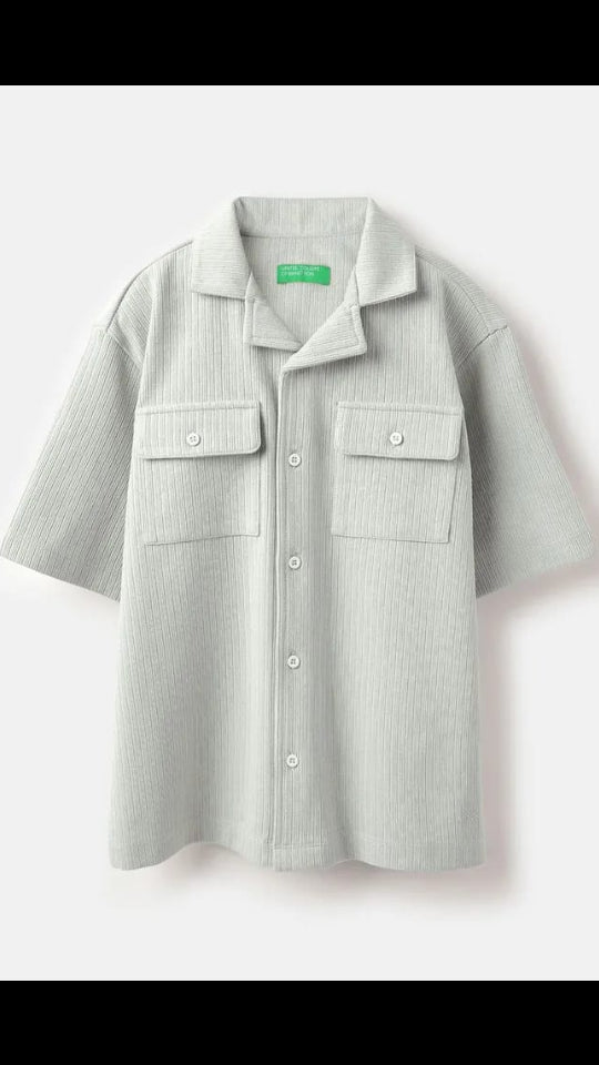 United Colors of Benetton Men’s Light Grey Textured Cuban Collar Short Sleeve Shirt with Dual Flap Pockets