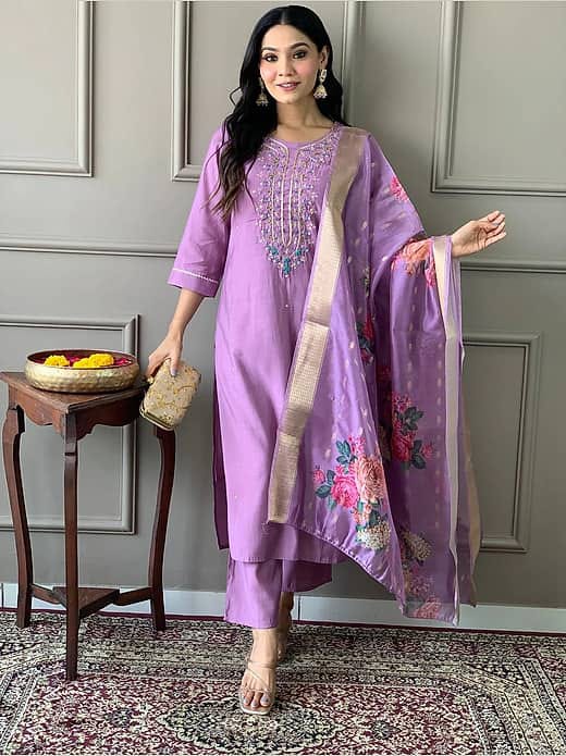 Women's Lavender Embroidered Chanderi Silk Kurta Set with Floral Dupatta & Trousers