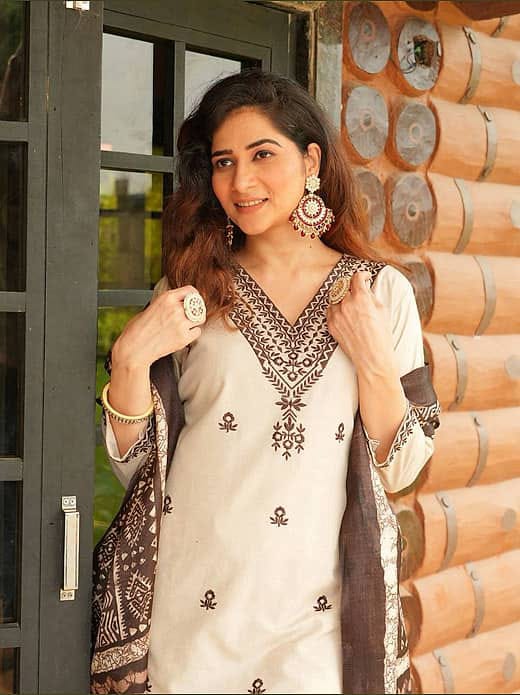 Women's Cream & Beige Embroidered Kurta with Trousers & Dark Brown Printed Dupatta Set