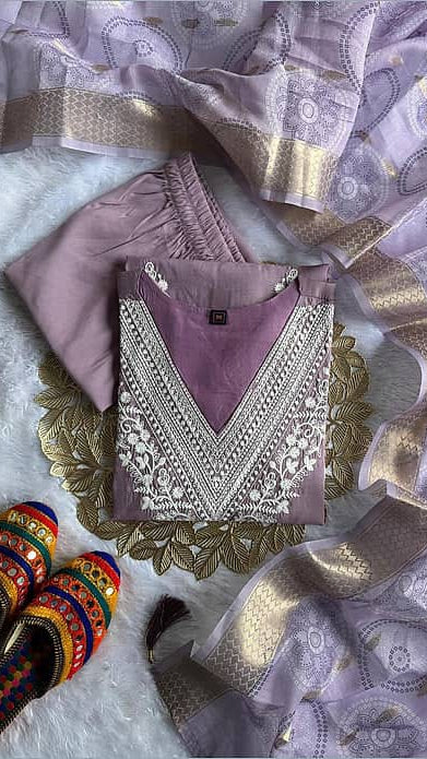 Women's Lavender / Mauve Silk Blend Embroidered V-Neck Kurta with Trousers & Jacquard Printed Dupatta Set