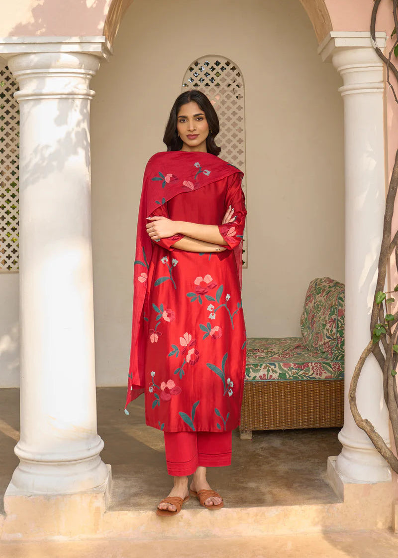 Women’s Red Floral Embroidered Kurta Set
